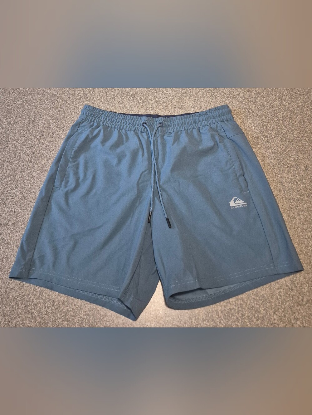 Mens Quicksilver Shorts Size Medium